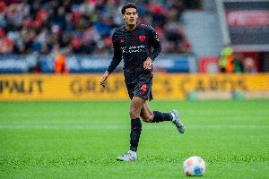 记者：利物浦确实拥有宽萨的回购权，但今夏不会签回他