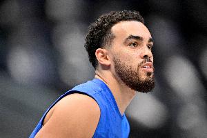 队记：掘金其实更想要锋线 但李凯尔签了森林狼&米德尔顿没被买断