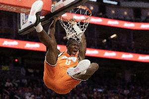 邓恩：加兰是个出色的挡拆手 我们在攻防两端非常互补