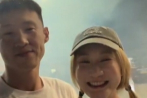 周鹏：烟花向空 你向我 岁岁年年皆相伴 祝大家元宵安康