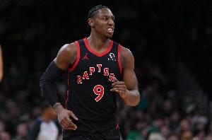 巴雷特：过去几场我们一直有精神不集中问题 被教练训是我们活该