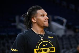 因脚踝伤在穿保护靴！科尔：理查德目前状态为每日观察