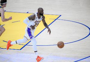 湖记：詹姆斯或首次面临无法掌控的局面 其湖人生涯可能画上问号