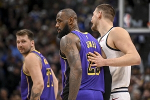 美媒预测季后赛对阵:雷霆-勇士 马刺-太阳 掘金-湖人 火箭-森林狼