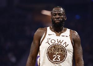 还是投不进！追梦半场三分2中0靠罚球拿到1分 有4助攻