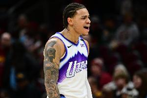 不要状元了？基昂特·乔治外线开炮 三分命中率队反超掘金