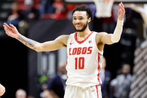 直播吧：小豪斯启程前往中国香港办手续 北控支付了5万美元买断费