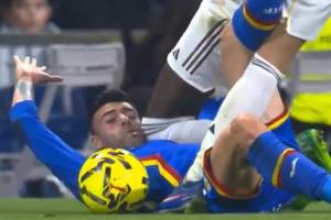 科贝评论员谈吕迪格膝击：本赛季最粗暴犯规之一，足以停赛多场