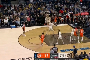 打回来了！克里斯·邓恩三分命中帮助快船反超 最多曾落后17分