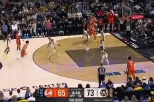 追回来了！加兰弧顶三分球&克里斯·邓恩断球暴扣 分差仅剩3分