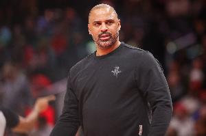 挺坚决！尚帕尼被封盖后给奇才球 乌度卡挑战成功拿回球权