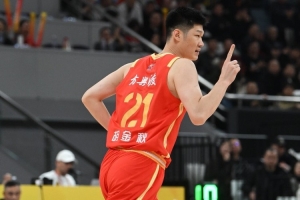 劳模！胡金秋没休息归队立刻练！王博：必须强制让他休息几天了