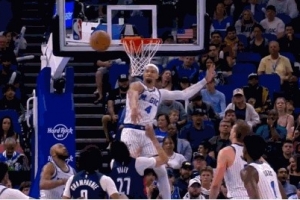 顶级防守！萨格斯补防内线送出惊天大帽！