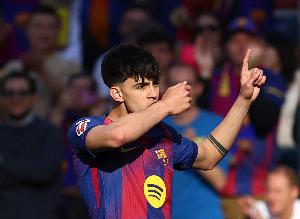 还差1球追平！贝尔纳尔巴萨生涯首次梅开二度