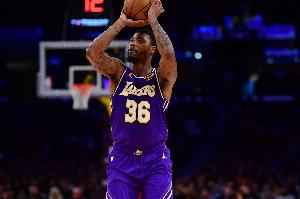 这签约太值了！斯玛特9中3得10分3板7助4断3帽 还有关键三分