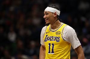 这不首发？海斯今日正负值+16 过去7场正负值合计+92！