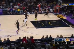 比赛还剩20秒！詹姆斯已进油漆区面对空篮放弃进攻！