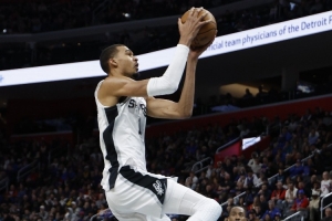 文班：当我们齐心协力、全力以赴时 我认为马刺是世上最好的球队