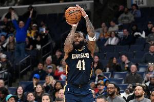 稳定输出！萨迪克·贝18投7中 砍下18分5篮板3助攻2抢断