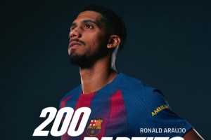 阿劳霍达成巴萨生涯200场里程碑，俱乐部官方社媒晒海报祝贺