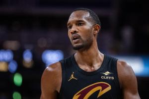 力克活塞！莫布里：这对我们来说只是个开始 我们会持续进步