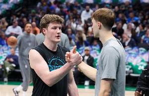 基德：弗拉格克尼佩尔打球方式都很正确 对球队产生了积极影响