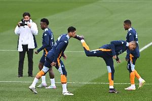 西媒：贝林和姆巴佩分别在伦敦和巴黎接受治疗，周四周五回马德里