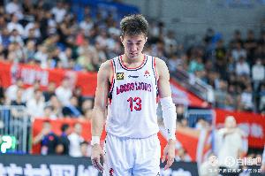 前交叉韧带断了！郭艾伦此前遭遇过严重腿部拉伤、腹股沟拉伤