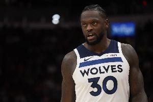 火力靠谱！兰德尔半场9中5砍并列最高14分 外加4篮板3助攻