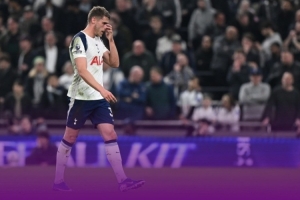 拉尔森：热刺被罚下一人后，我们就觉得自己能赢