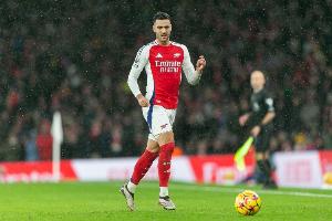 跟队：梅里诺已前往西班牙治疗伤病，力争在赛季结束前复出