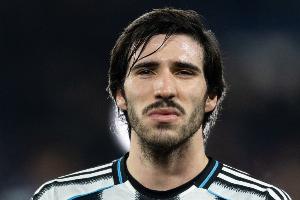 斯基拉：阿森纳曼联皇马有意托纳利，枪手红魔在竞争中处于领先