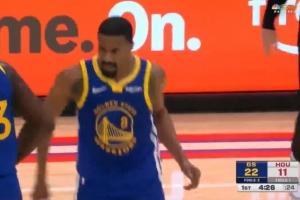 分差上双了！梅尔顿弧顶横移三分球再中打停火箭