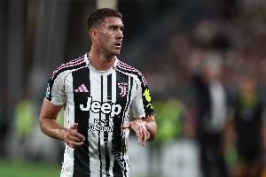 米体：DV9复出不会影响戴维出场时间，斯帕莱蒂想让两人同时出场