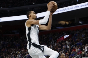 文班亚马：我很相信马刺医疗团队 我的目标是持续保持高上场时间