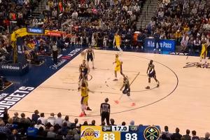 没哨又如何？东契奇接球三分后迎着防守再中高难度横撤步倒地三分