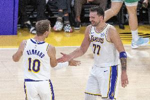 东契奇称很高兴肯纳德加入“我的球队” 随即改口“我们的球队”