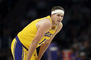 6犯离场！里夫斯14中6拿到19分5助攻出现3失误 正负值-12