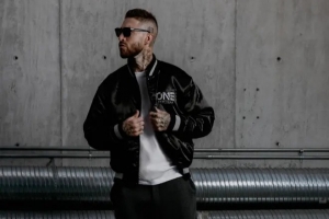 马卡：拉莫斯创立高端服装品牌ONE，下周一推出，每年限量发售