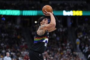 再找找状态！阿隆·戈登复出半场5中1拿3分2板 三分3中0