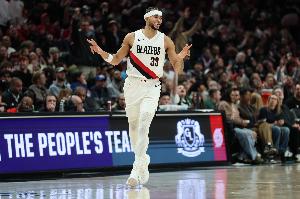 先发制人！卡马拉打满首节6中4拿到14分4板3断 正负值+7