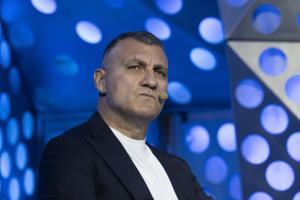 维埃里：只有意大利才议论魔笛年龄，若我是米兰 直接给他5年合同