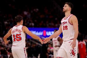 申京和谢泼德同时在场怎么防？乌度卡：通过调整阵容弥补短板