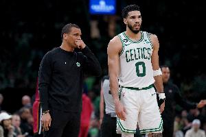 马祖拉：我们现在完整了 我们一直都知道塔图姆会在本赛季回归！