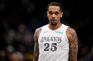 锋线疲软！米德尔顿8中2得7分5板3助 华盛顿9中2得5分&正负值-23