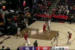 开场4分钟4分2板1助！杨瀚森连续打进 随后击地妙传助攻队友得分