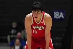 状态神勇！杨瀚森G联盟半场6中6轰13分4板4助1断1帽 得分全场最高