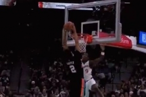 冲击力十足！榜眼哈珀切入接球双手隔扣马瑟林打成2+1