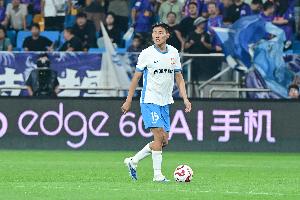 青岛西海岸老将王鹏伤愈复出，去年8月曾因车祸头部骨折长期休战