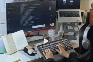 网文作家遇职业危机？AI写作48小时生成500万字长篇小说